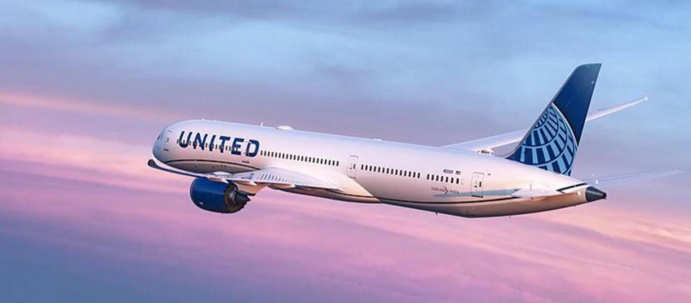 United Airlines: «Πετάει στο δρόμο» 593 εργαζομένους της επειδή δεν εμβολιάστηκαν!